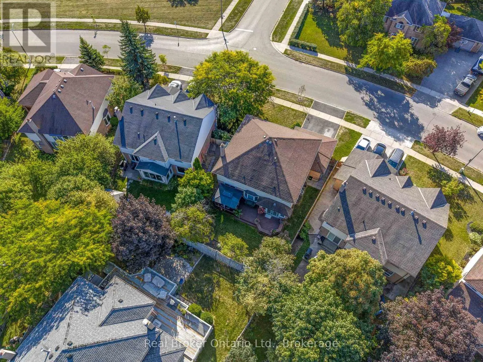 3277 FOLKWAY DRIVE