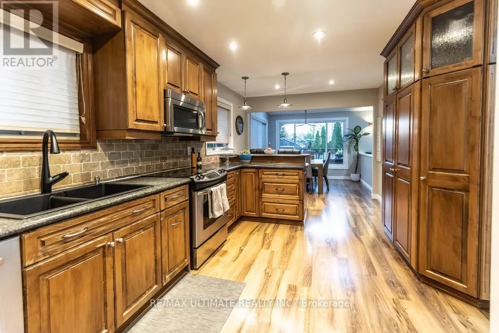 6869 HICKLING CRESCENT
