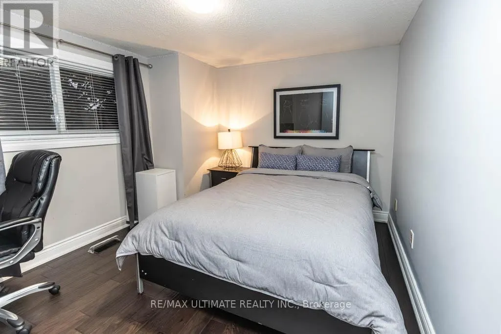 6869 HICKLING CRESCENT