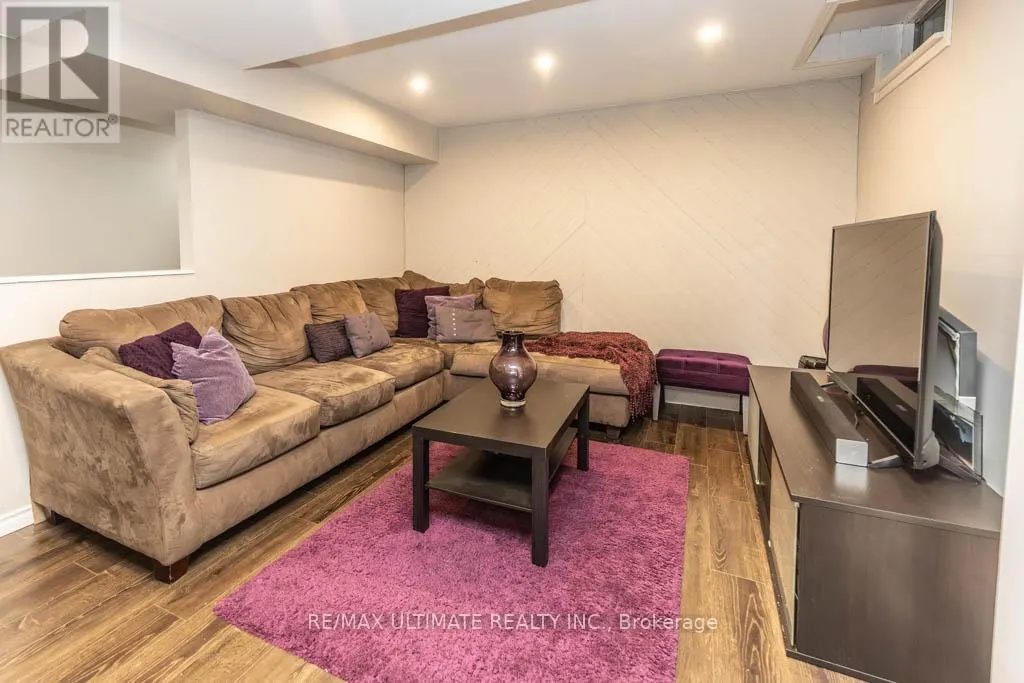 6869 HICKLING CRESCENT