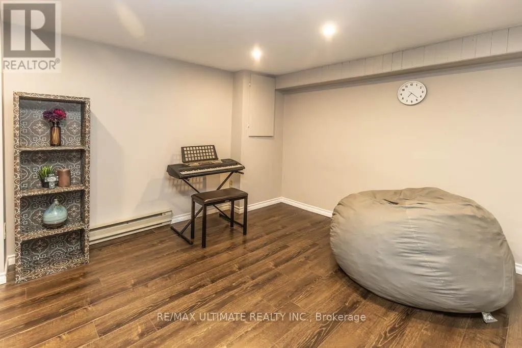 6869 HICKLING CRESCENT