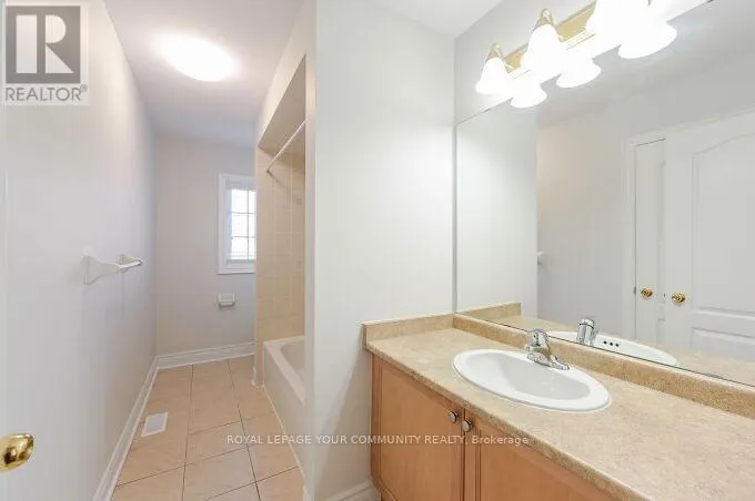 UPPER UNIT - 128 WATSONBROOK DRIVE