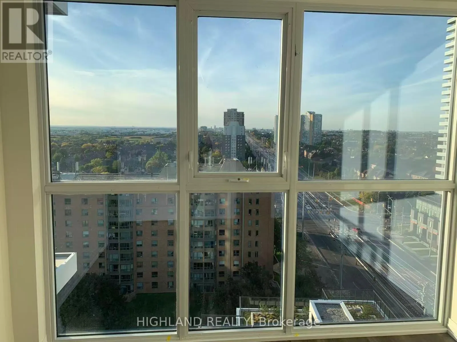 1308 - 15 WATERGARDEN DRIVE