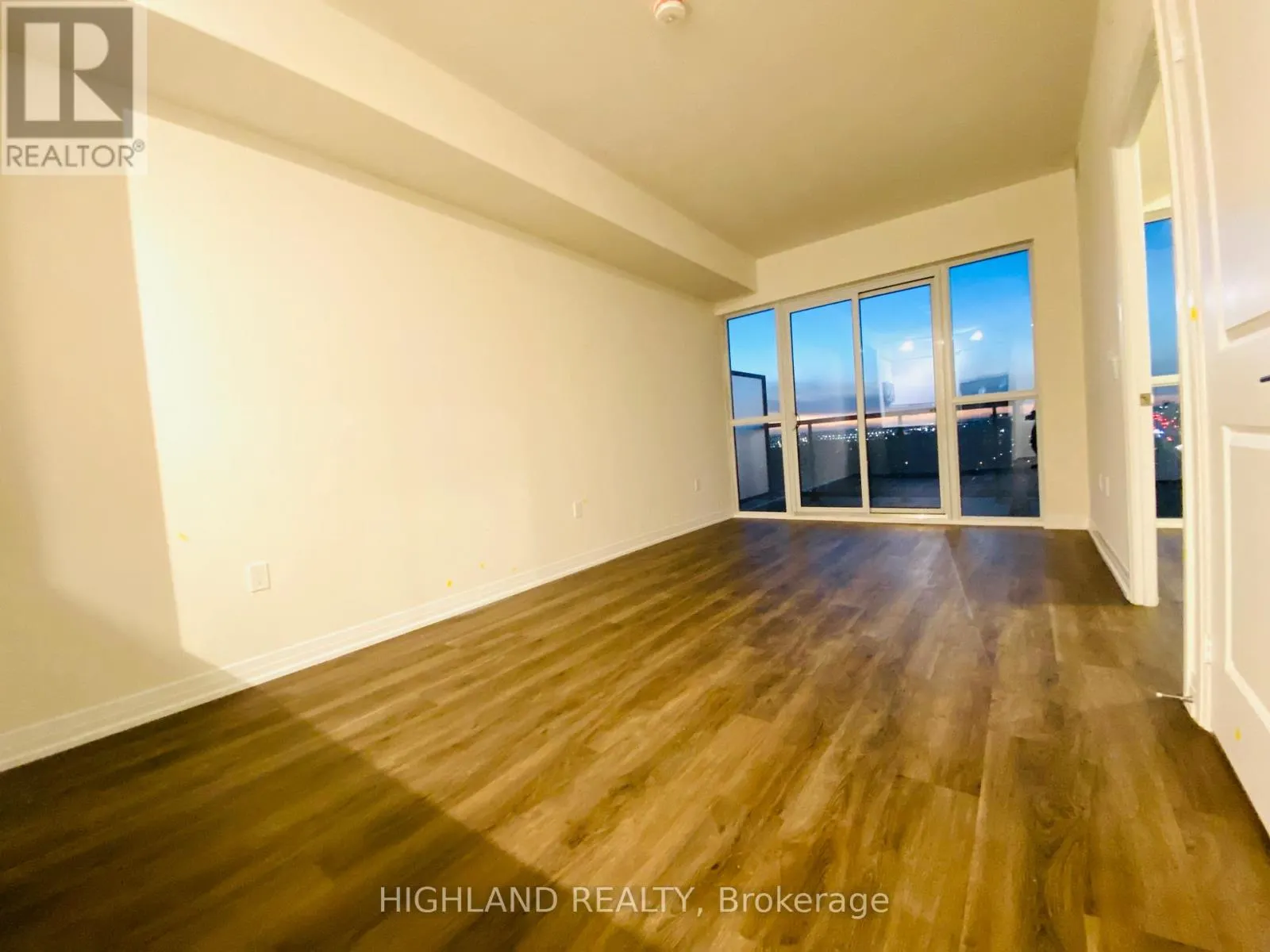 1308 - 15 WATERGARDEN DRIVE