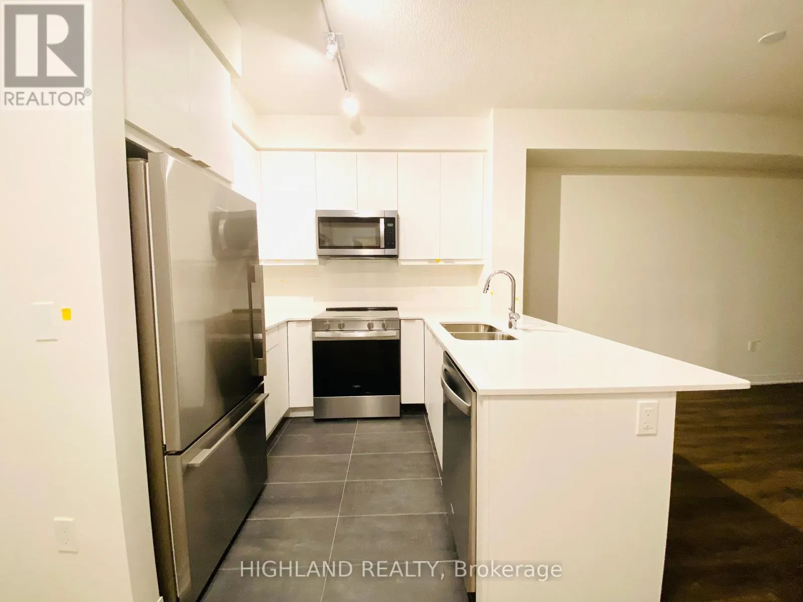 1308 - 15 WATERGARDEN DRIVE