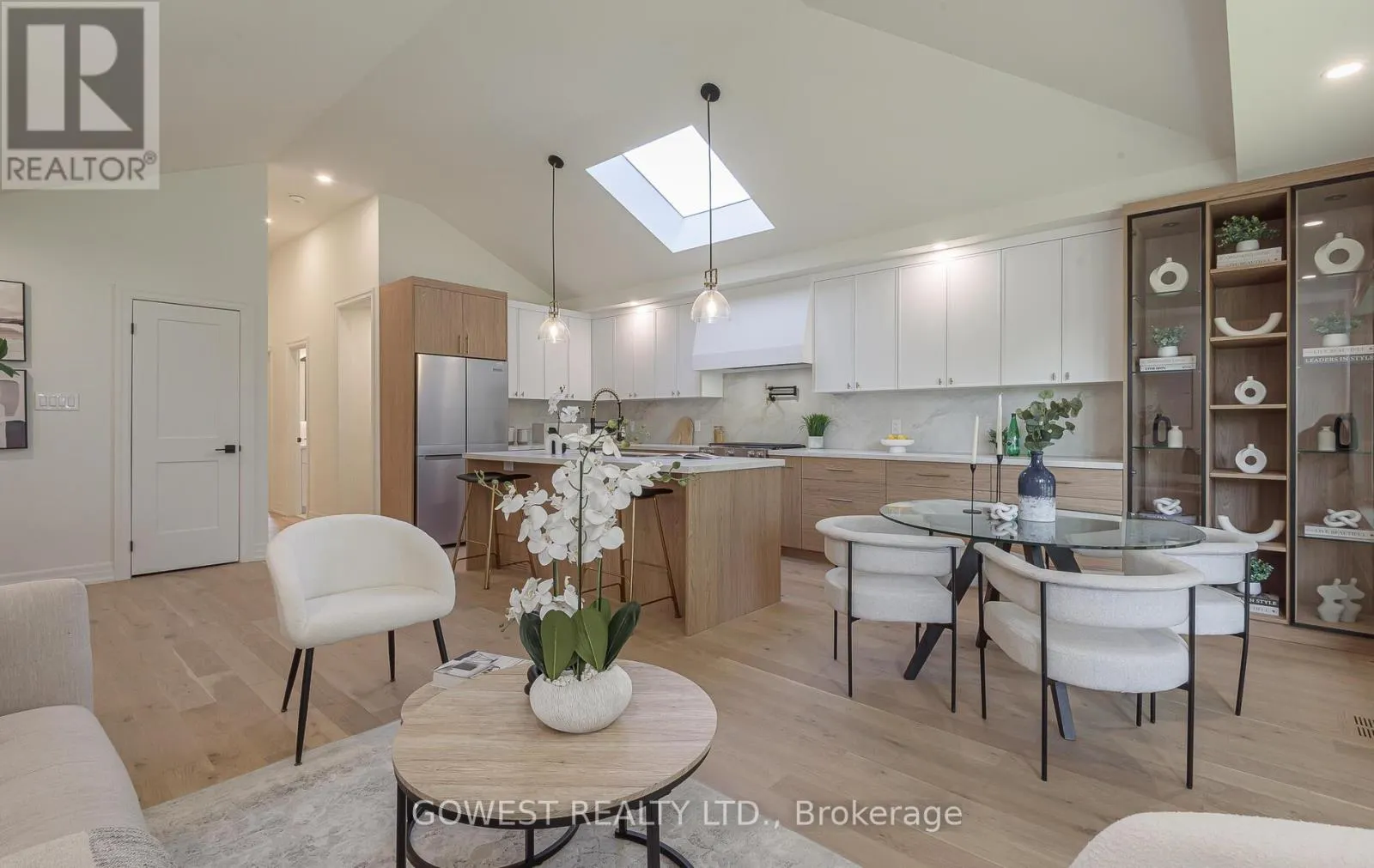 27 HOLLISTER ROAD