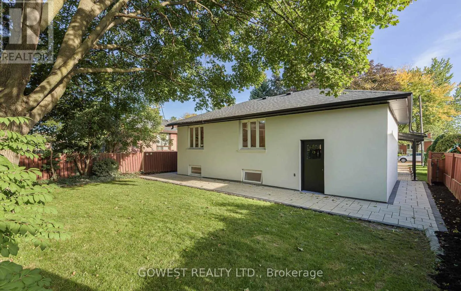27 HOLLISTER ROAD