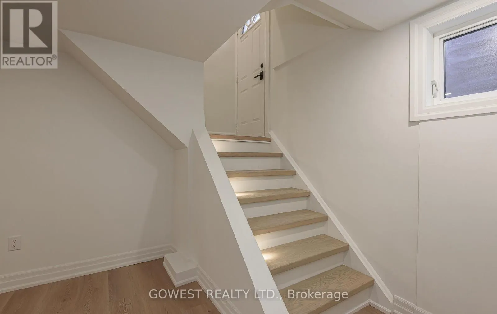 27 HOLLISTER ROAD