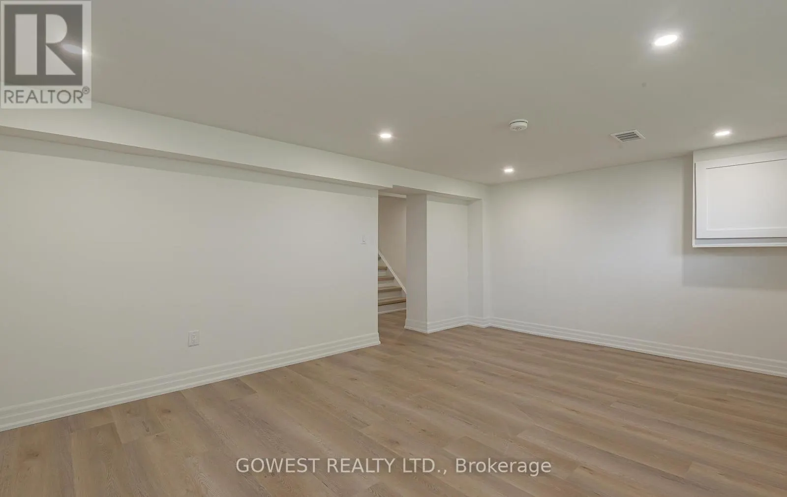 27 HOLLISTER ROAD