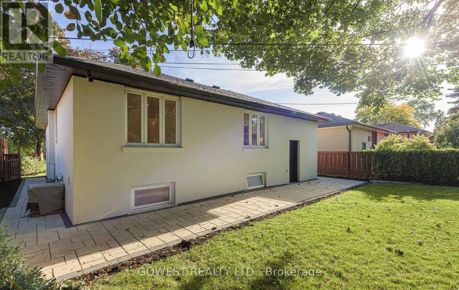 27 HOLLISTER ROAD