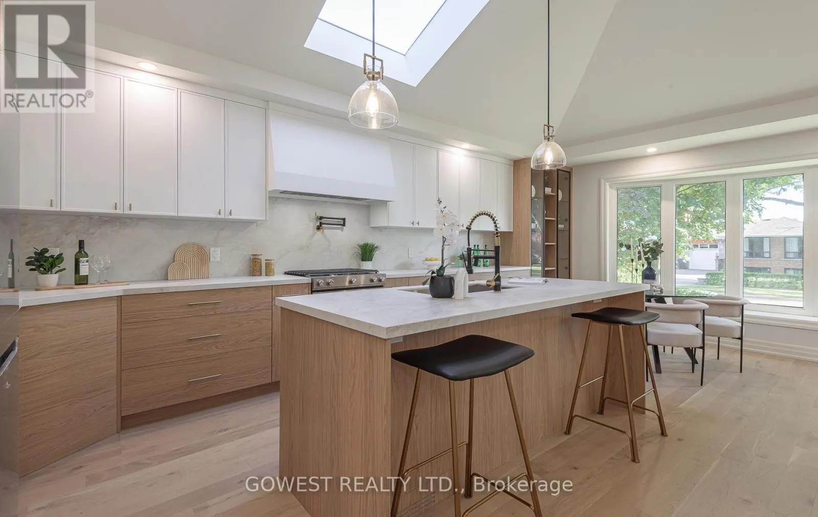 27 HOLLISTER ROAD