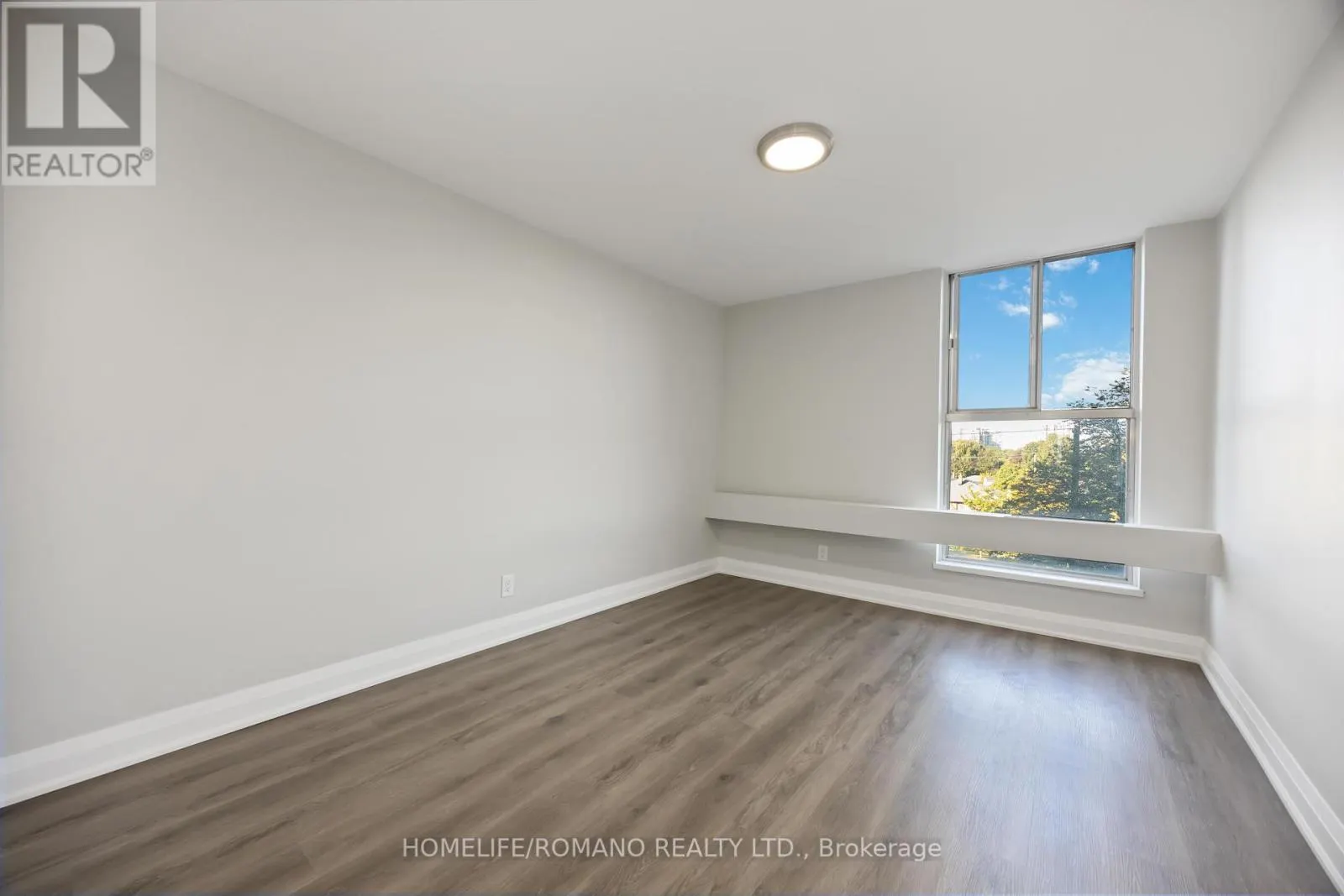 501 - 2835 ISLINGTON AVENUE