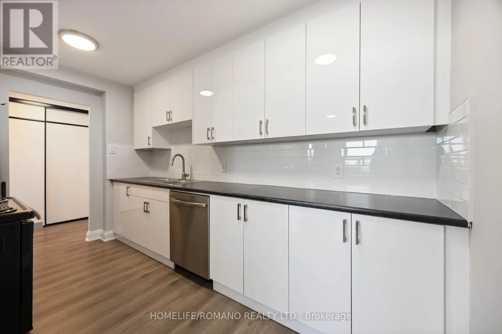 501 - 2835 ISLINGTON AVENUE