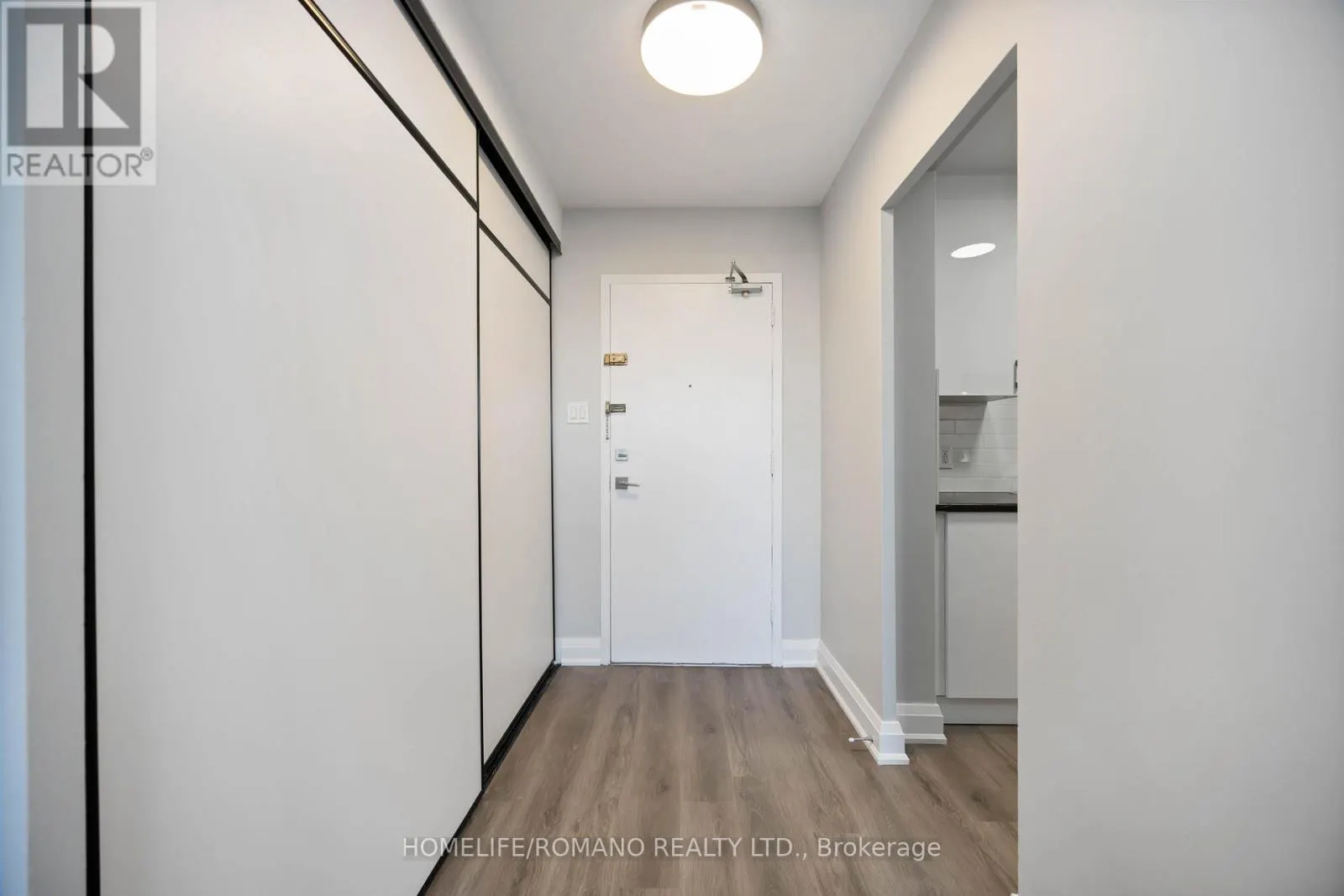 501 - 2835 ISLINGTON AVENUE