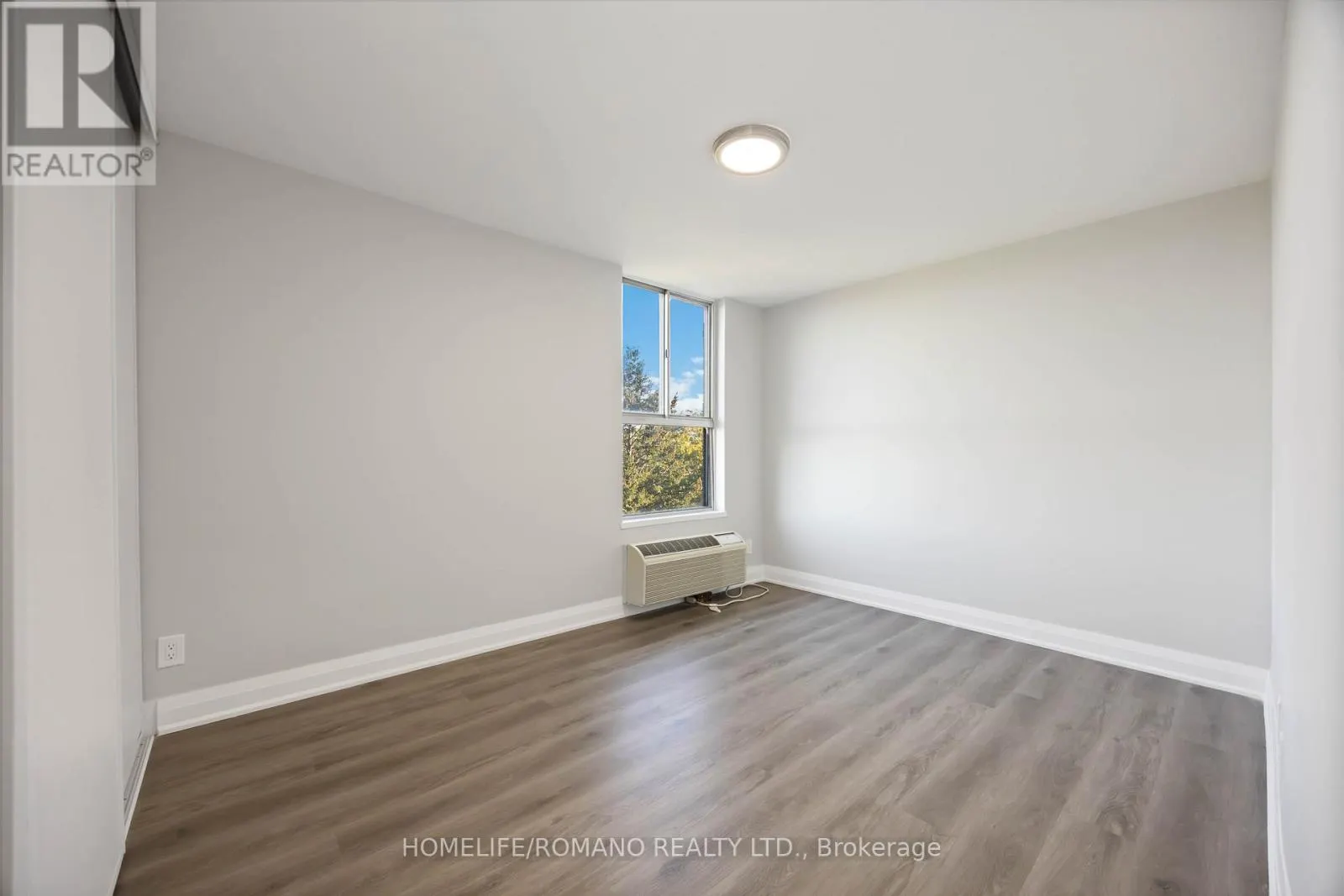 501 - 2835 ISLINGTON AVENUE