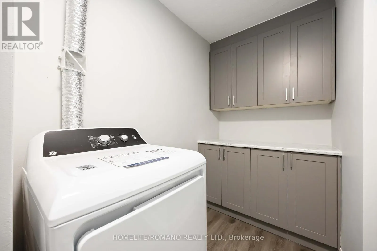 501 - 2835 ISLINGTON AVENUE