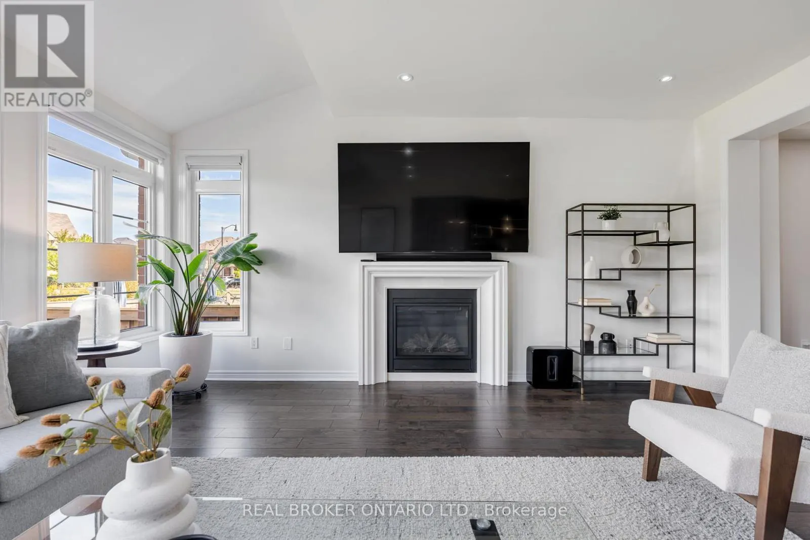4 MUGFORD CRESCENT
