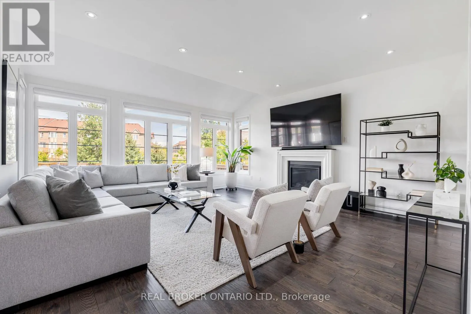 4 MUGFORD CRESCENT