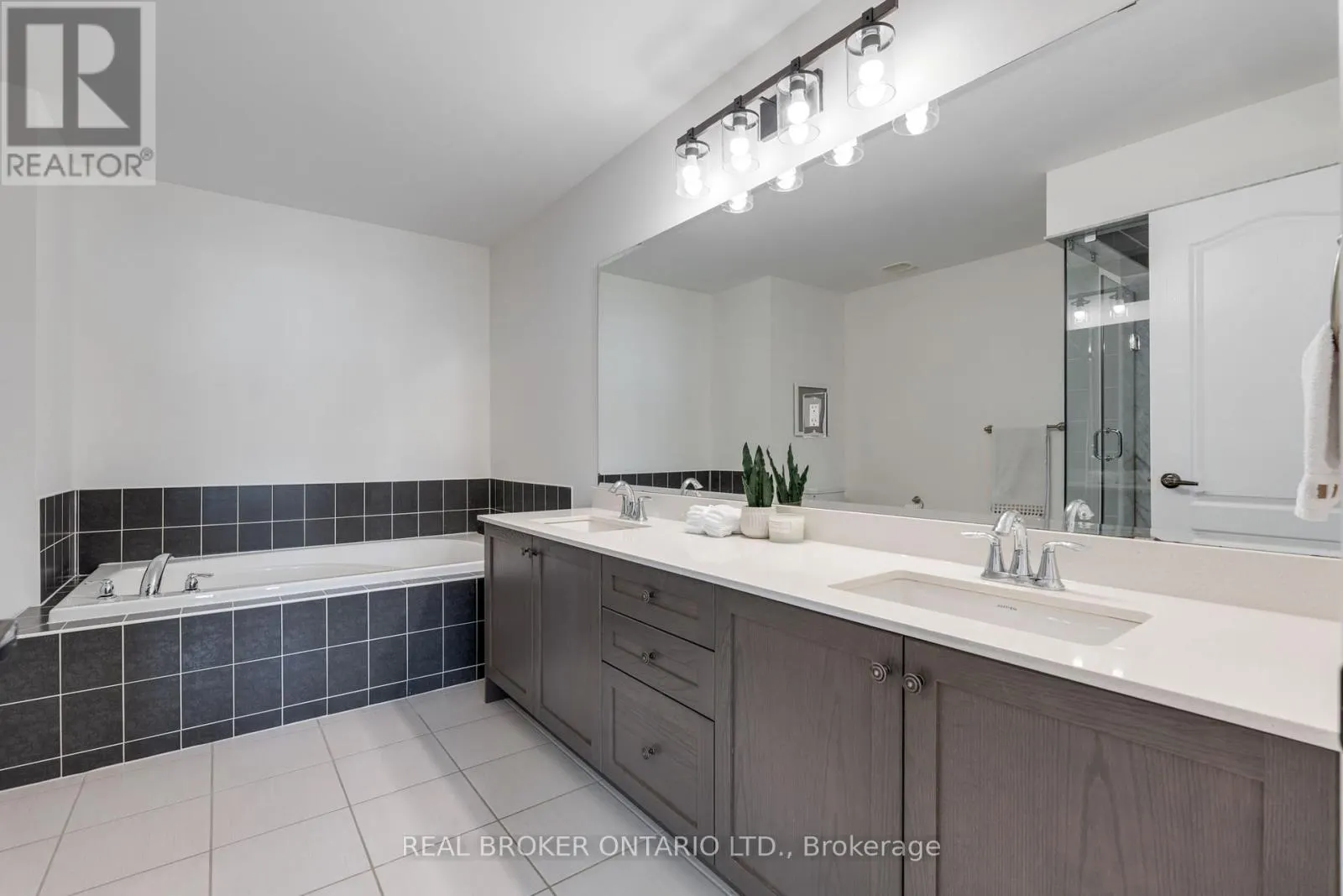 4 MUGFORD CRESCENT