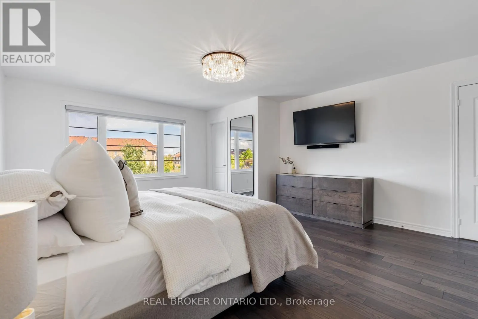 4 MUGFORD CRESCENT
