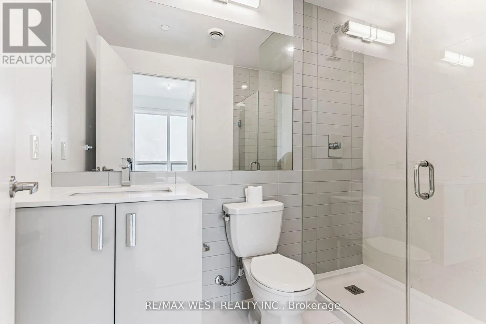 3310 - 30 GIBBS ROAD W