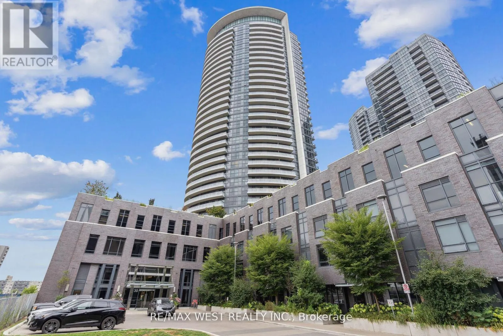3310 - 30 GIBBS ROAD W