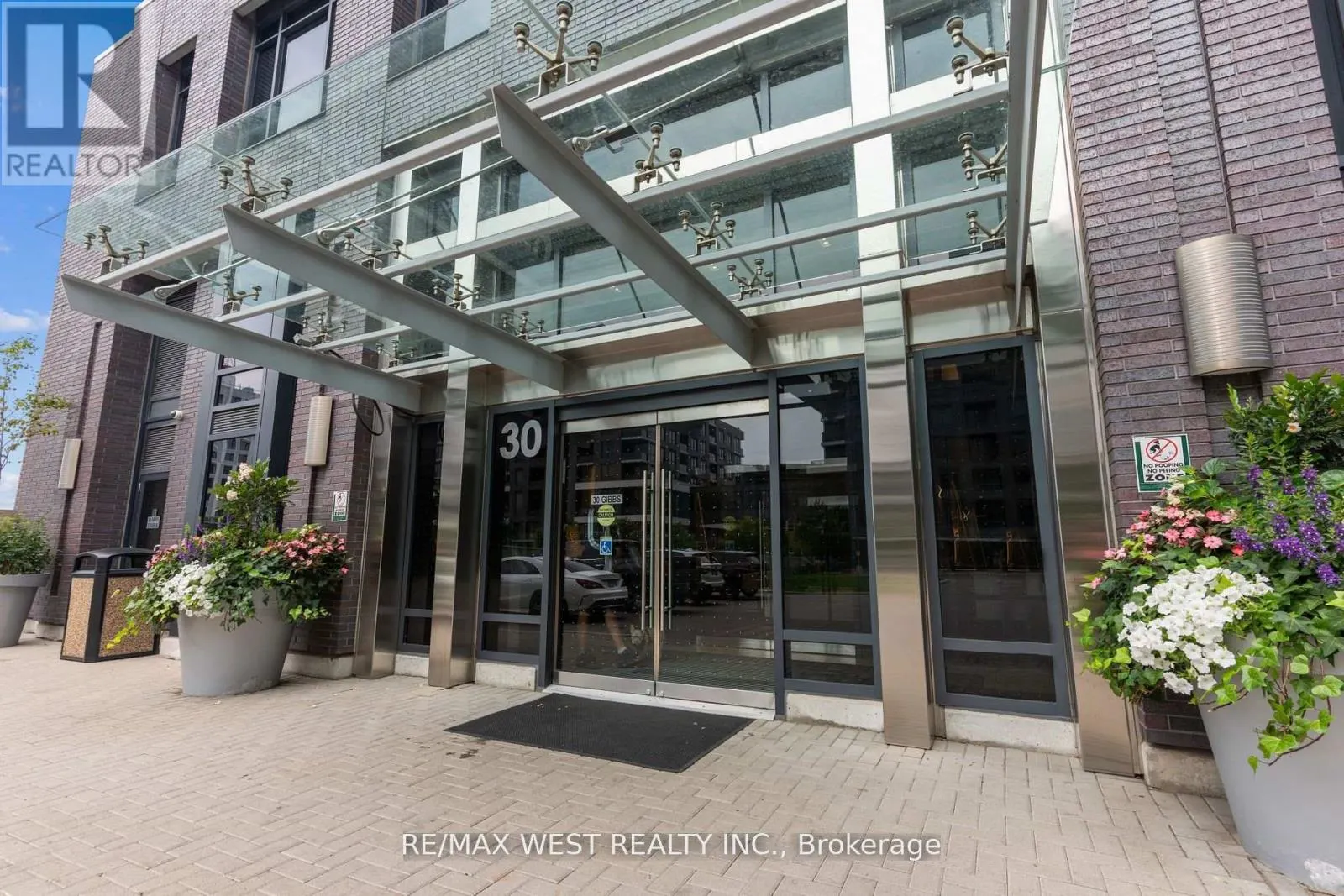 3310 - 30 GIBBS ROAD W