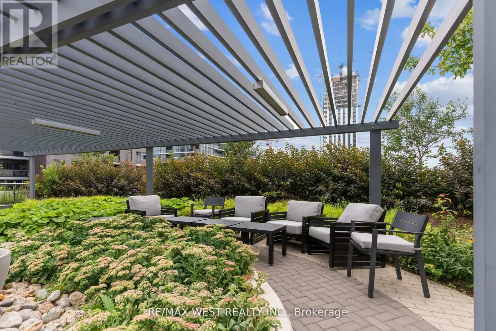 3310 - 30 GIBBS ROAD W
