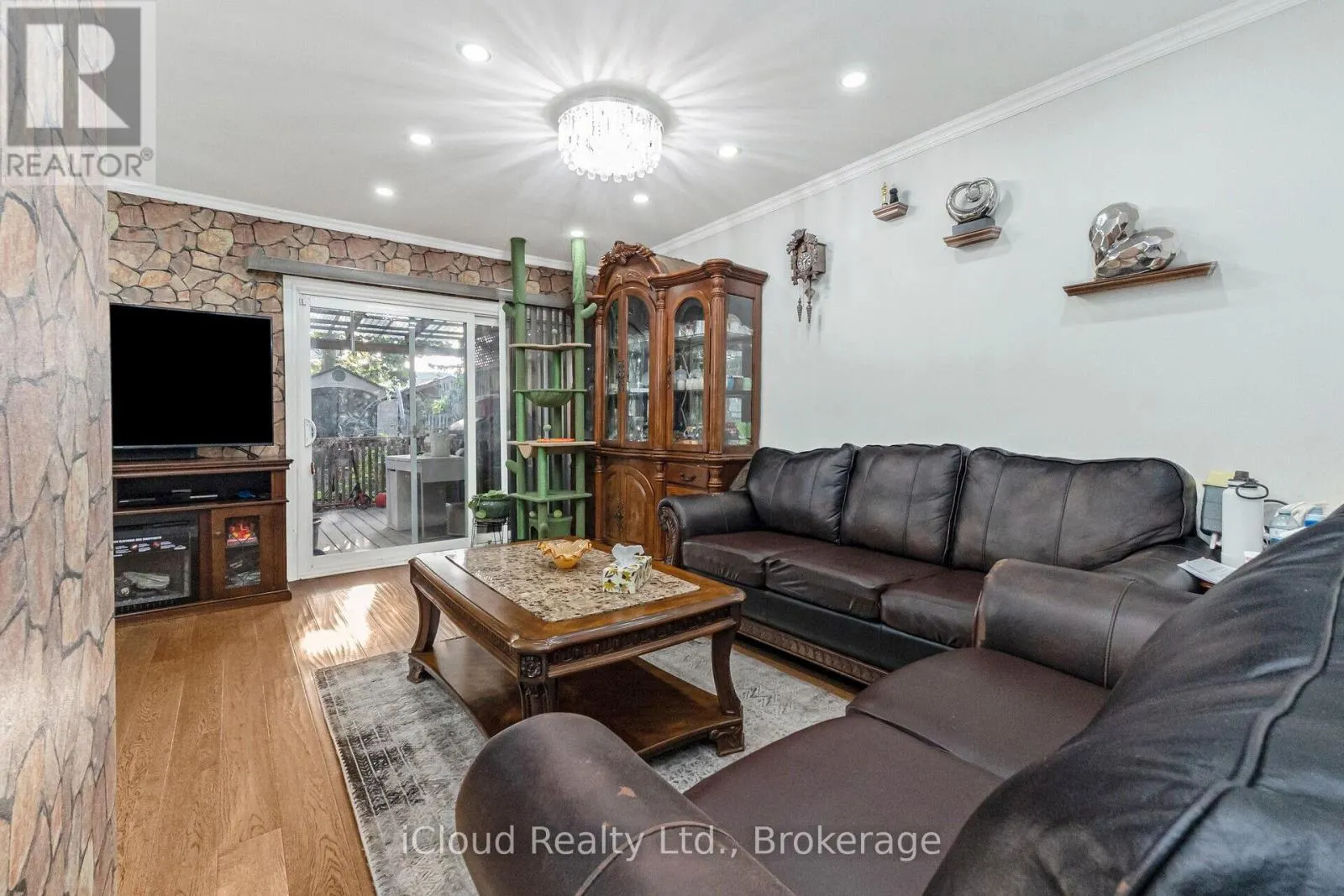 10 - 40 RABBIT LANE