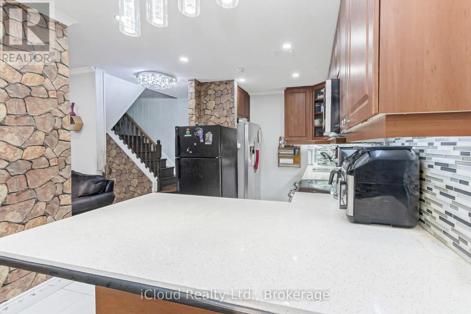 10 - 40 RABBIT LANE
