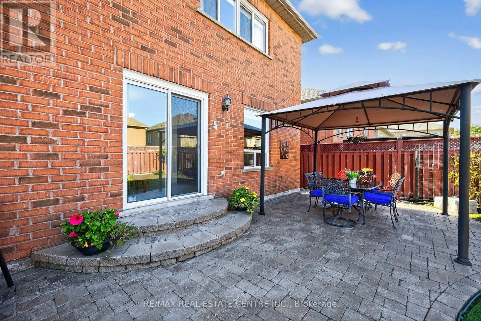 7 LARKMEAD PLACE
