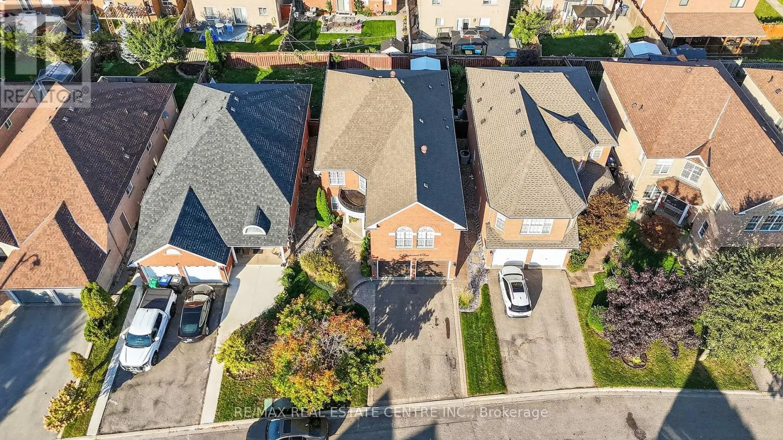 7 LARKMEAD PLACE