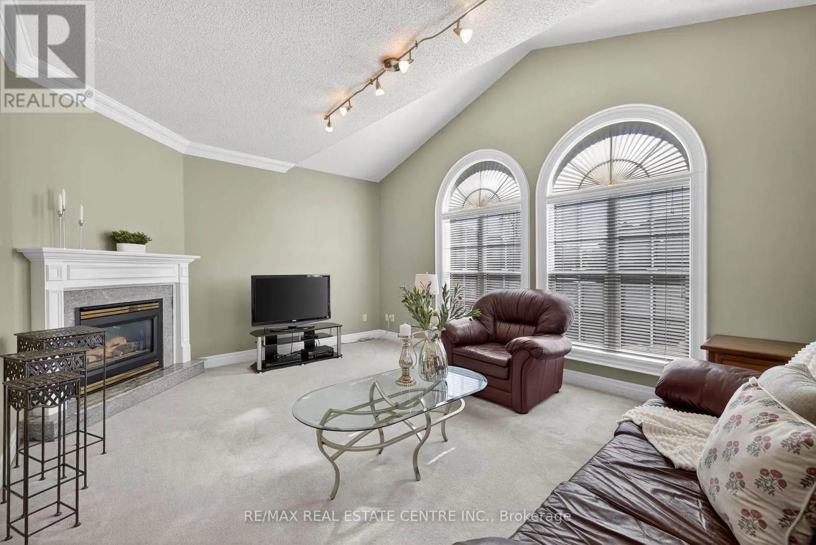 7 LARKMEAD PLACE