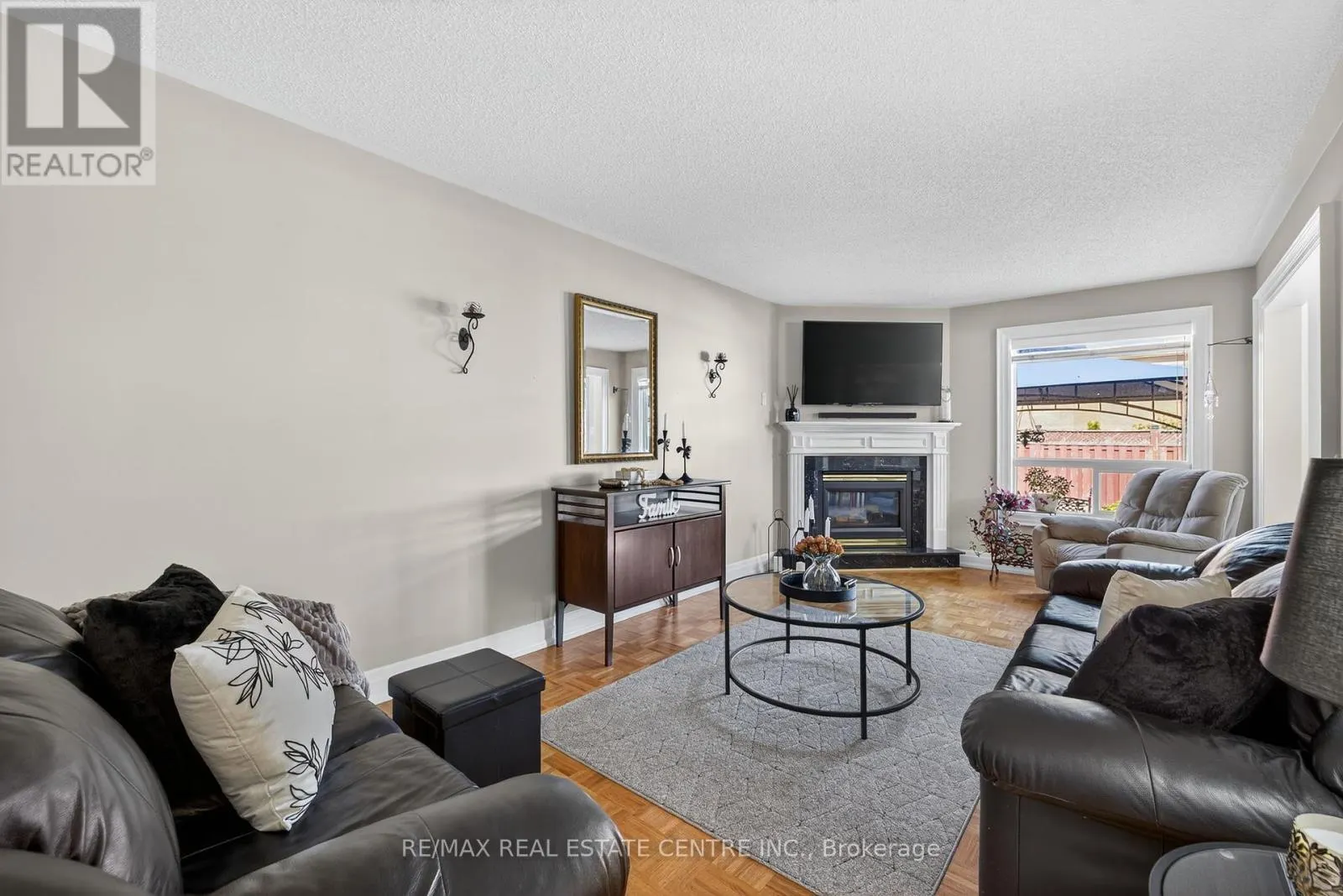 7 LARKMEAD PLACE