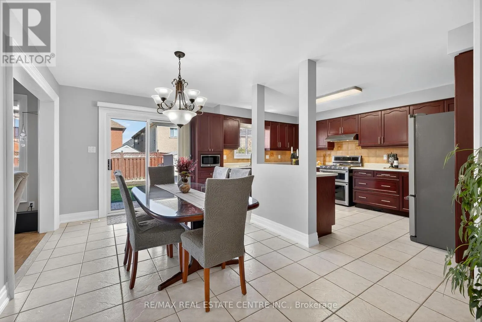 7 LARKMEAD PLACE
