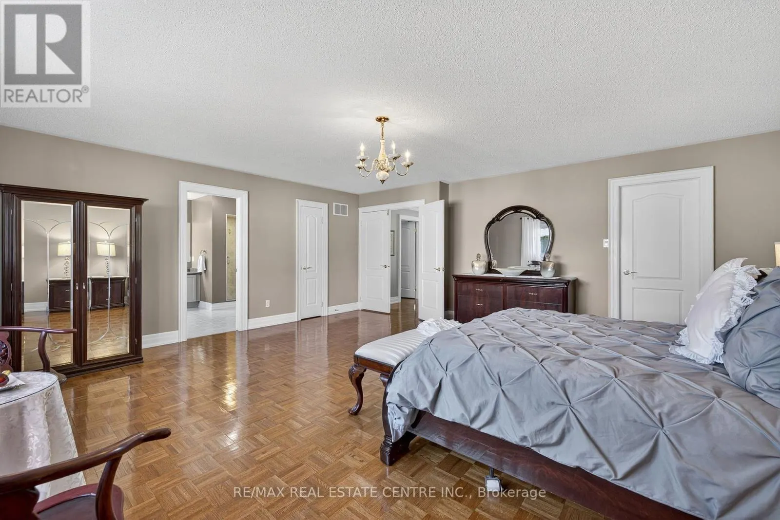 7 LARKMEAD PLACE