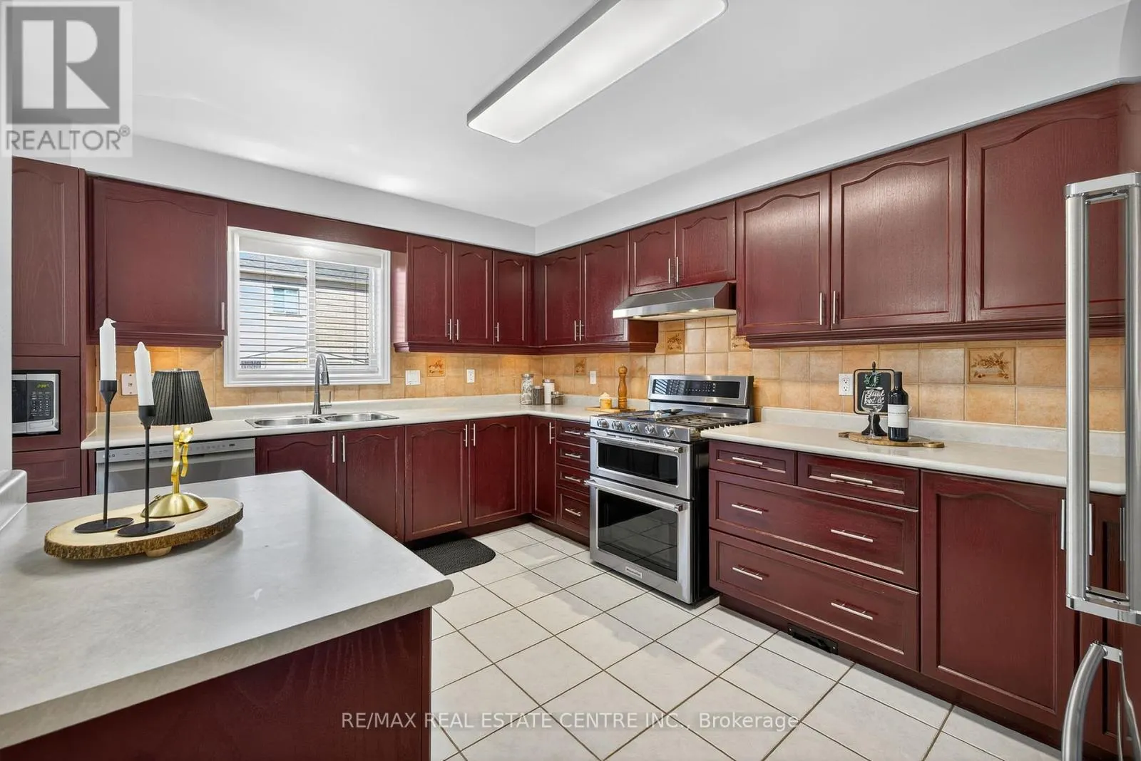 7 LARKMEAD PLACE