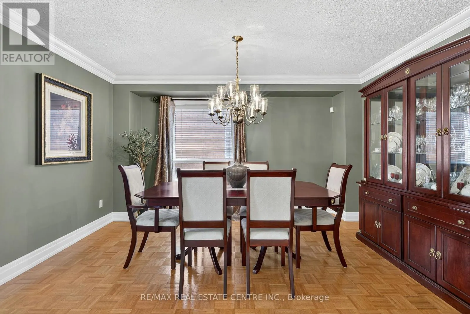 7 LARKMEAD PLACE