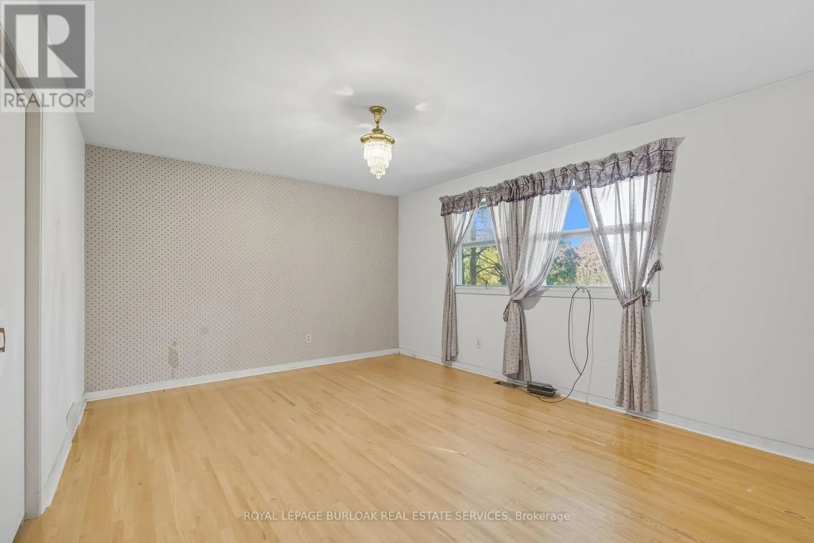 264 CAMELOT DRIVE