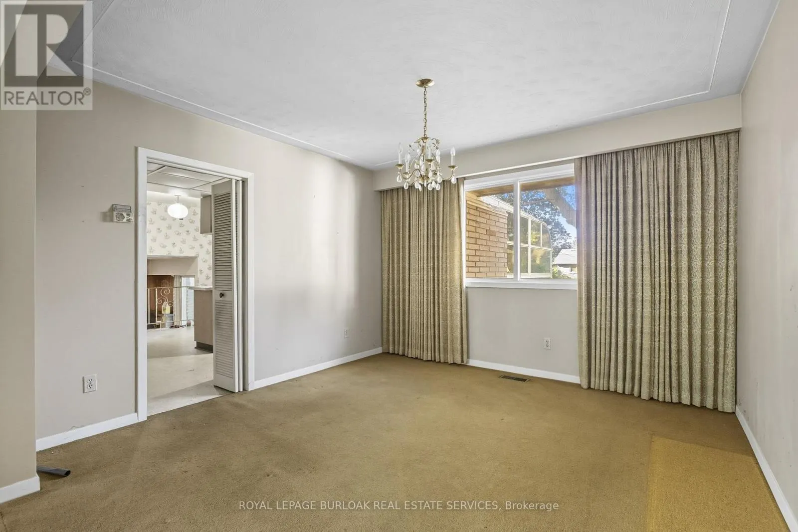 264 CAMELOT DRIVE