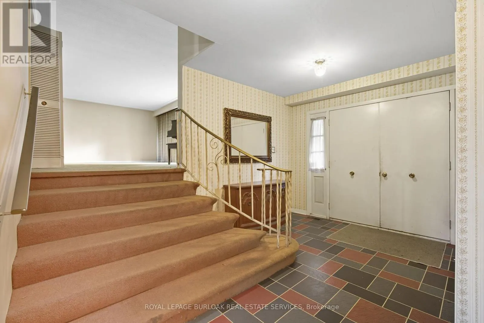 264 CAMELOT DRIVE