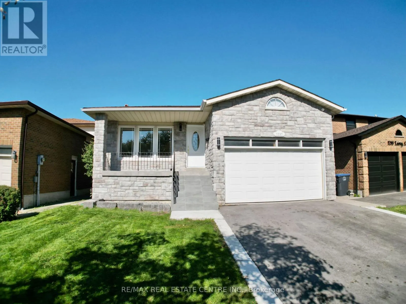 1215 LARNY COURT