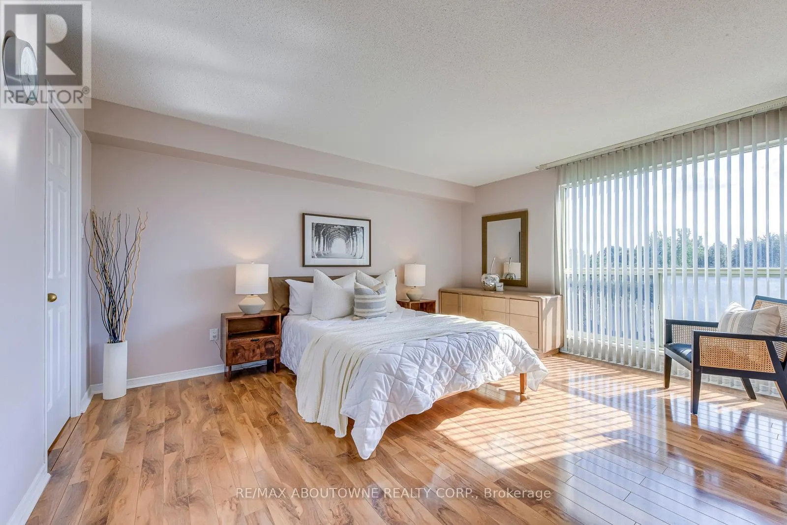 613 - 1700 THE COLLEGEWAY ROAD