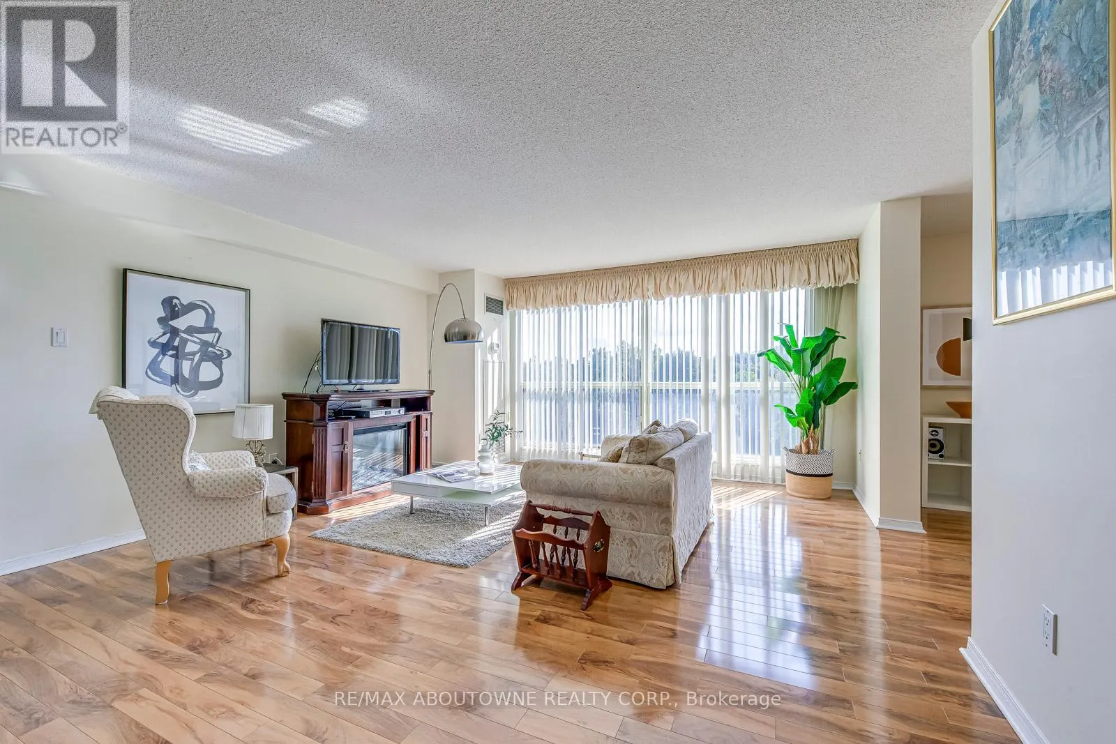 613 - 1700 THE COLLEGEWAY ROAD