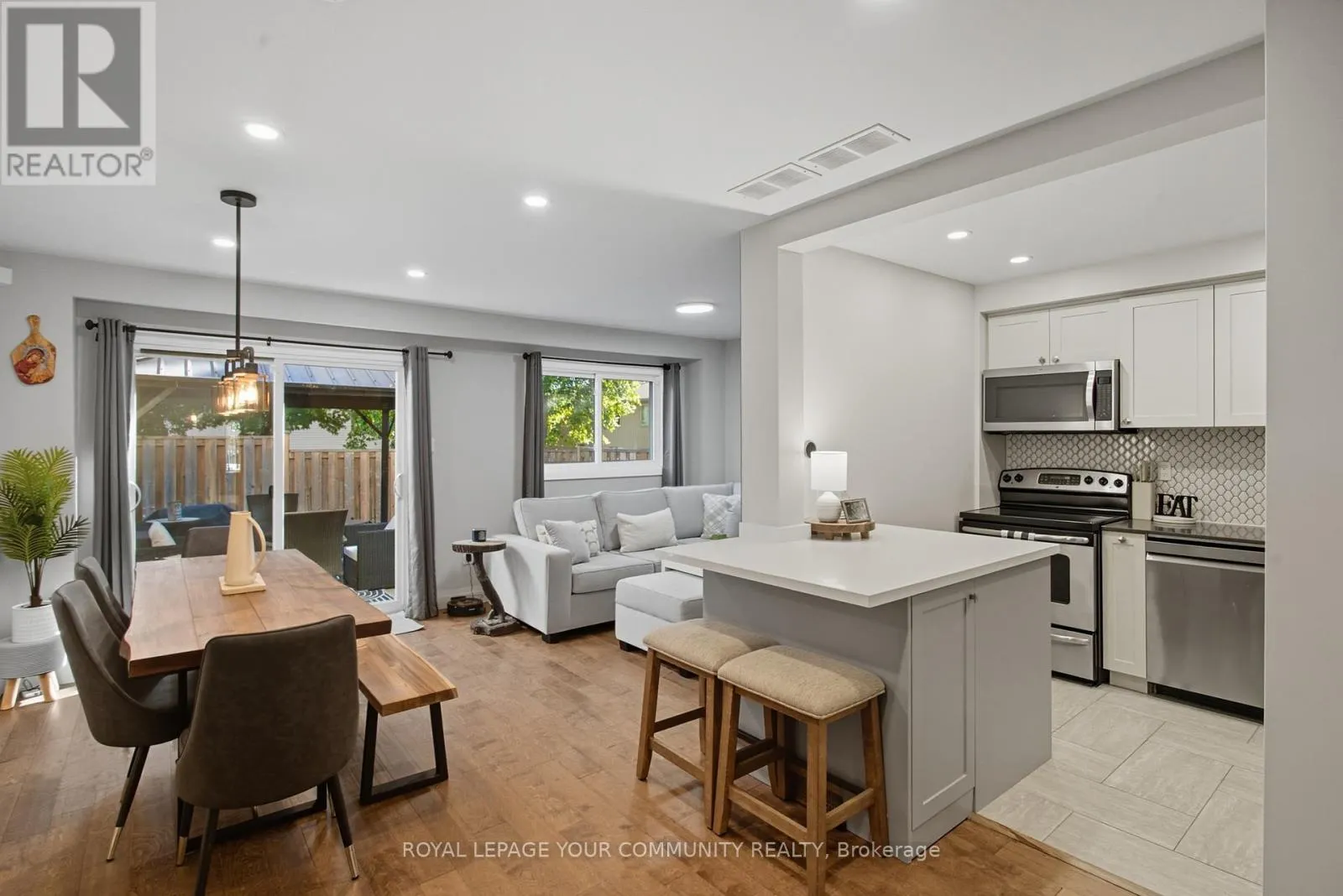 23 - 1528 LANCASTER DRIVE