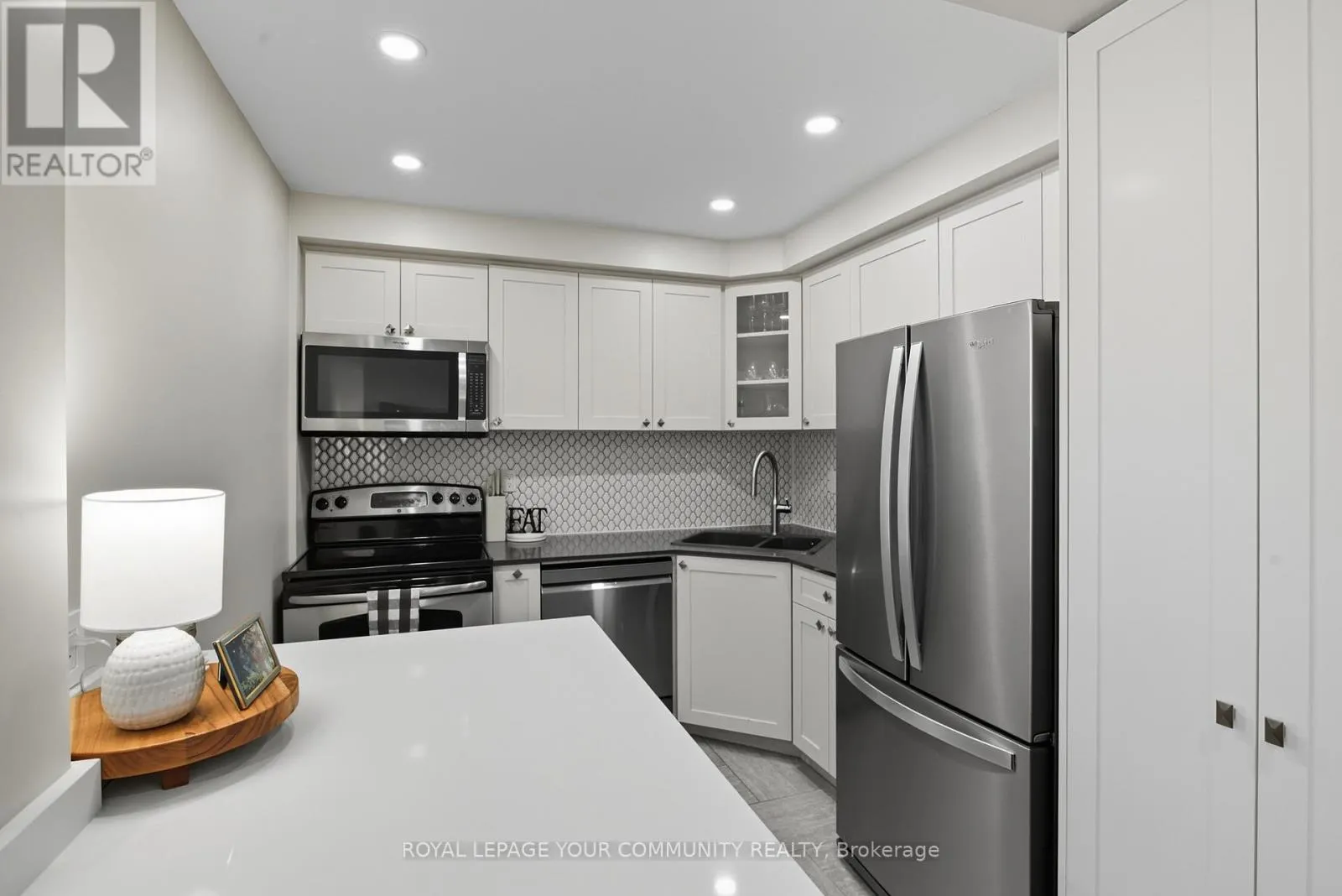 23 - 1528 LANCASTER DRIVE