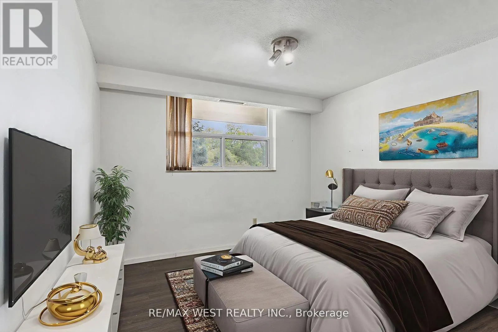 404 - 2130 WESTON ROAD