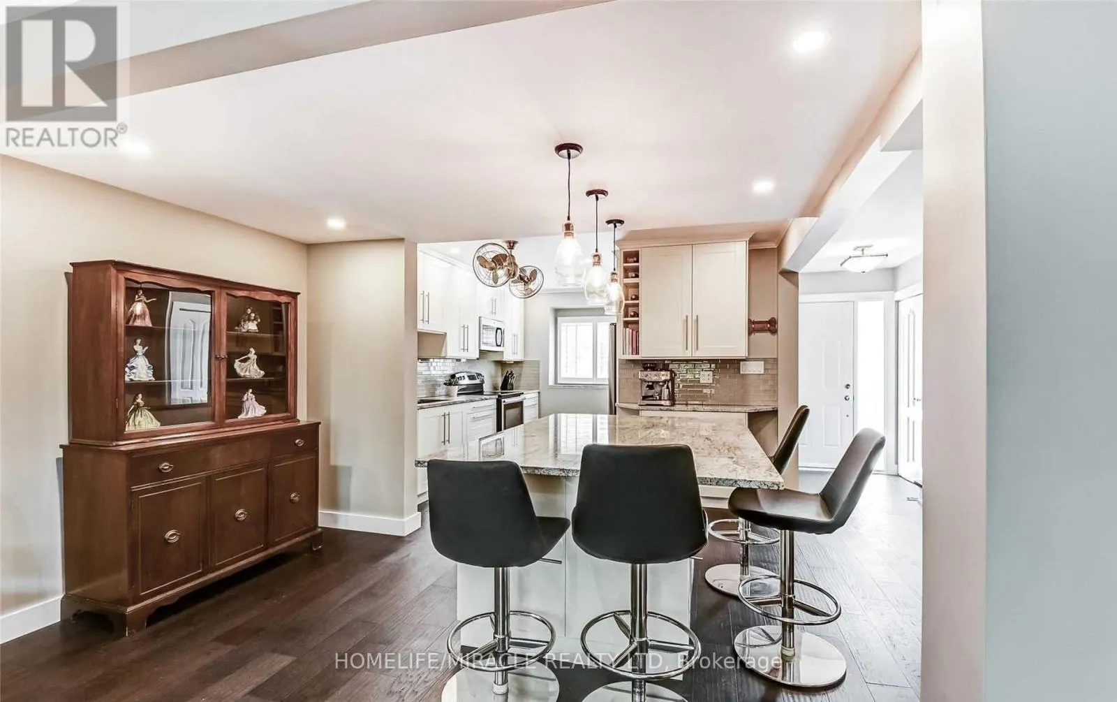 37 - 6855 GLEN ERIN DRIVE