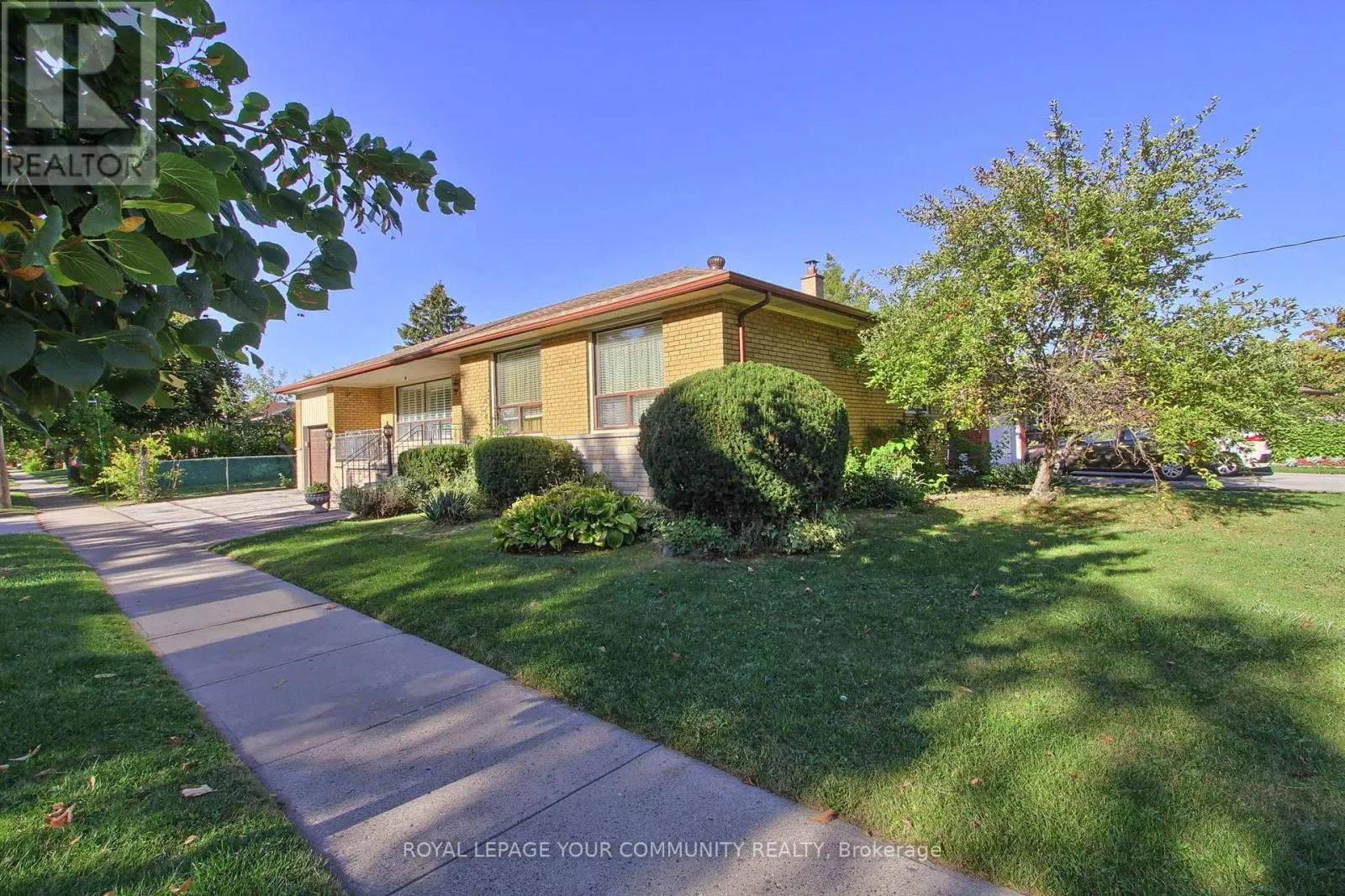 79 SUN ROW DRIVE