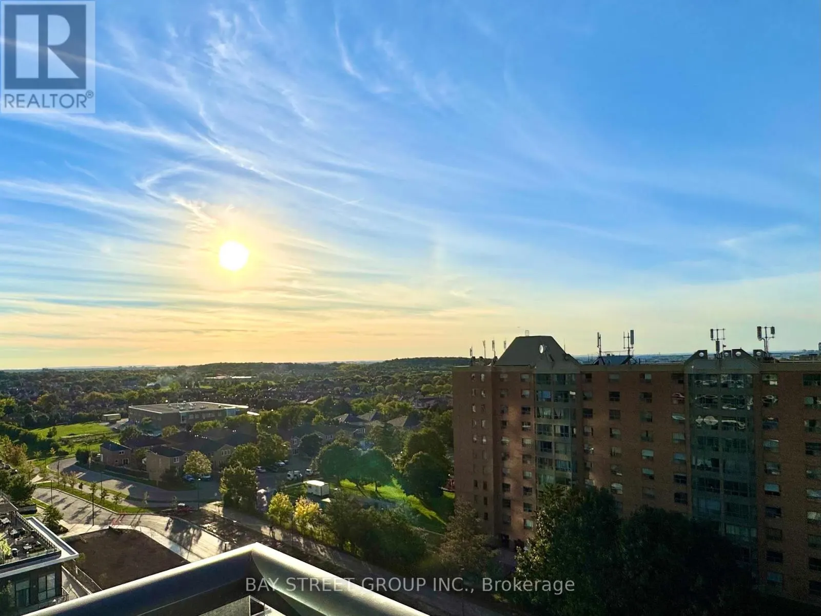 907 - 15 WATERGARDEN DRIVE
